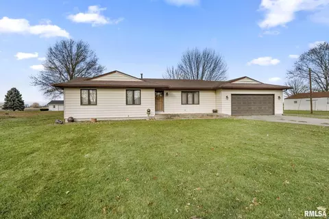6360 135th St, Blue Grass, IA 52726