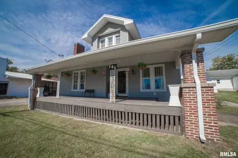 304 W Vine St, Vienna, IL 62995