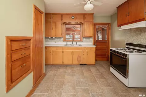 1809 36th St, Moline, IL 61265 photo 13