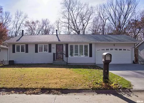 908 5th St #A, Hampton, IL 61256