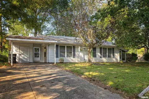 2108 W Sunset Dr #1, Carbondale, IL 62901