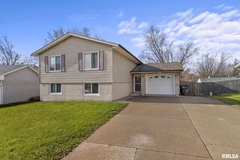 5814 Jebens Ave, Davenport, IA 52806