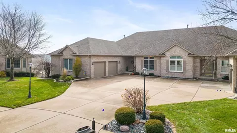 3649 71st Street Ct, Moline, IL 61265