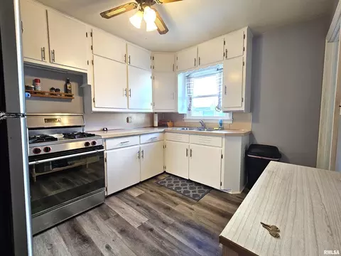 2418 32nd St, Moline, IL 61265 photo 11