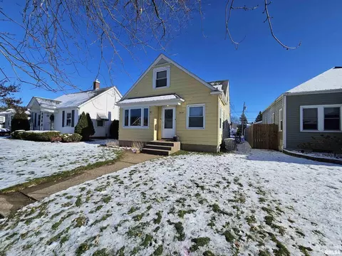 2418 32nd St, Moline, IL 61265 photo 4