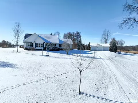 1820 330th Ave, Charlotte, IA 52731