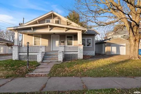 1117 17th Ave, Moline, IL 61265