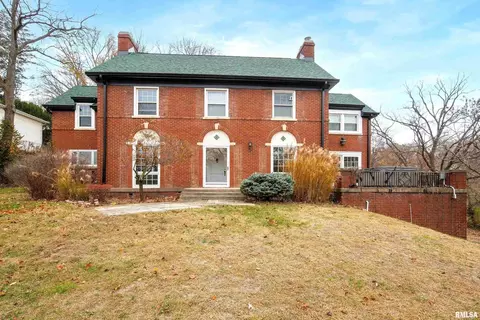 40 Edgehill Ter, Davenport, IA 52803
