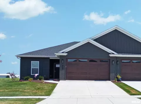 457 N 3rd Ave, Eldridge, IA 52748