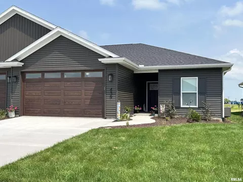 439 N 3rd Ave, Eldridge, IA 52748