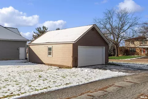 925 E Lincoln Rd, Eldridge, IA 52748 photo 7