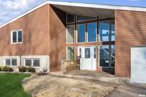 925 E Lincoln Rd, Eldridge, IA 52748 photo 11