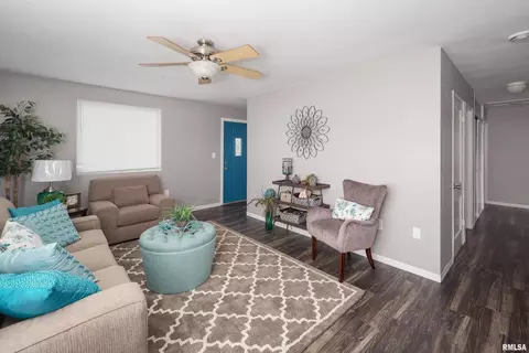 963 40th St, Moline, IL 61265 photo 5