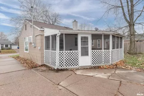 963 40th St, Moline, IL 61265 photo 23