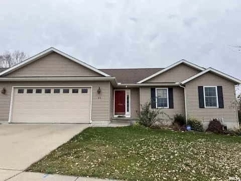 22 Oakley Dr, Le Claire, IA 52753