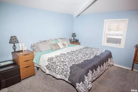 981 247th St, Viola, IL 61486 photo 10