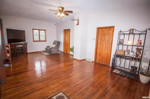 981 247th St, Viola, IL 61486 photo 3
