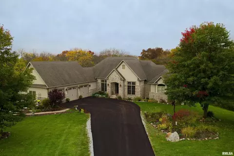 1668 310th St, Sherrard, IL 61281