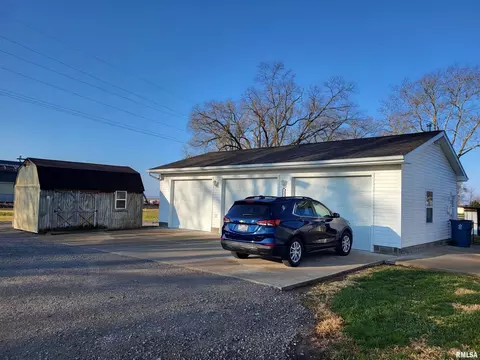 145 S Jackson St, Kinderhook, IL 62345 photo 2