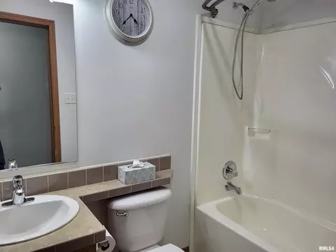 145 S Jackson St, Kinderhook, IL 62345 photo 9