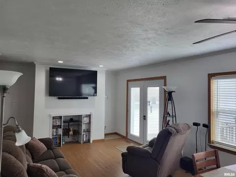 145 S Jackson St, Kinderhook, IL 62345 photo 3