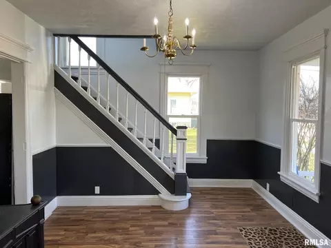 409 E Division St, Galva, IL 61434 photo 2