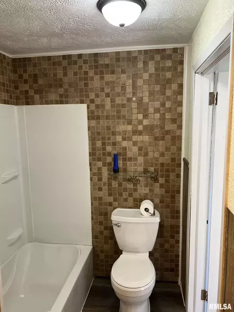 409 E Division St, Galva, IL 61434 photo 13