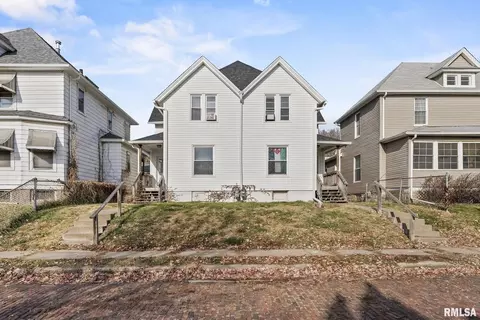 904 Charlotte St, Davenport, IA 52803