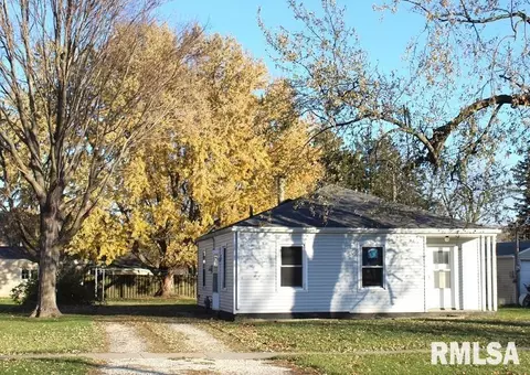 526 Willard St, Kewanee, IL 61443 photo 2