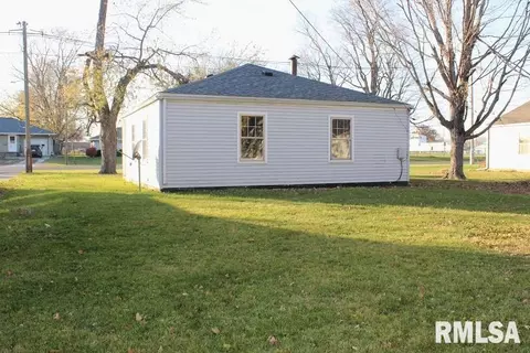 526 Willard St, Kewanee, IL 61443 photo 3