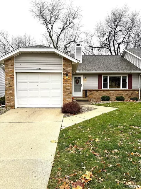 2637 1st Street Ct, Moline, IL 61265