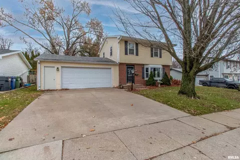 532 Meadowview Dr, Clinton, IA 52732