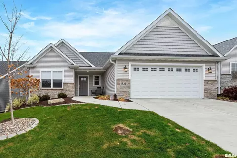 1320 Olde Brandy Ln, Davenport, IA 52807