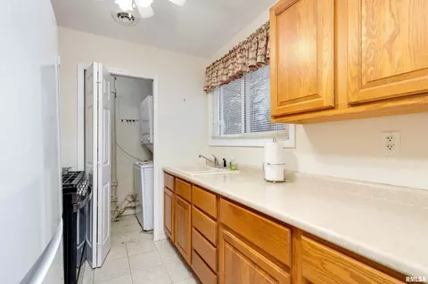 1121 39th St, Moline, IL 61265 photo 14
