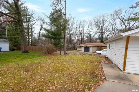 1121 39th St, Moline, IL 61265 photo 22