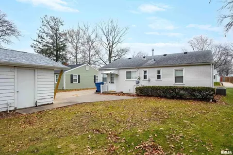 1121 39th St, Moline, IL 61265 photo 21