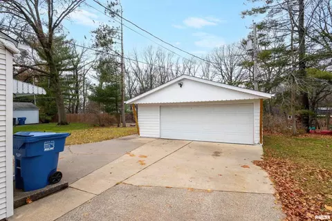 1121 39th St, Moline, IL 61265 photo 12