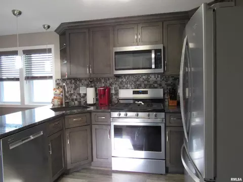 1601 14th St, Silvis, IL 61282 photo 7