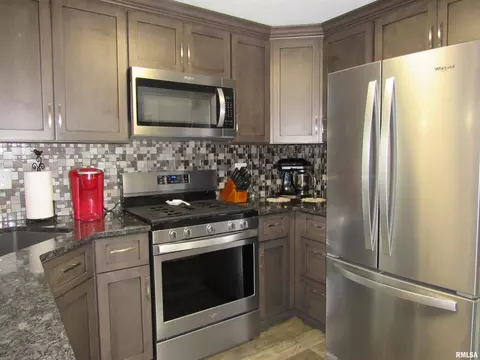 1601 14th St, Silvis, IL 61282 photo 10