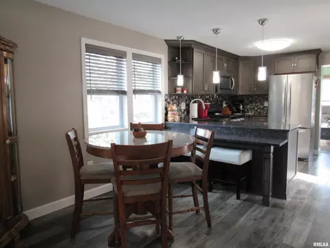 1601 14th St, Silvis, IL 61282 photo 5