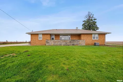 27527 N 1400 Ave, Sheffield, IL 61361