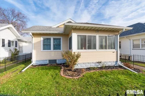 2917 Grand Ave, Davenport, IA 52803