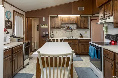908 Fairlane Dr, Marion, IL 62959 photo 9