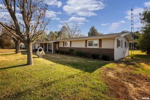 908 Fairlane Dr, Marion, IL 62959 photo 2