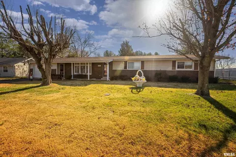 908 Fairlane Dr, Marion, IL 62959 photo 3