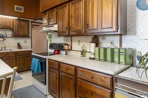 908 Fairlane Dr, Marion, IL 62959 photo 10