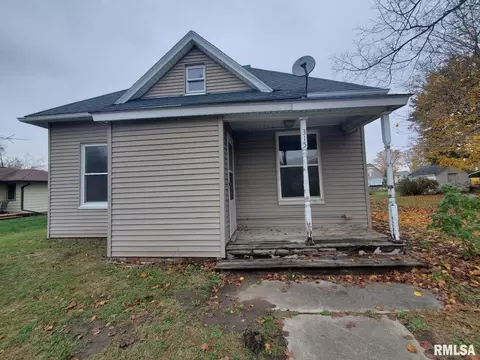 315 W Center St, Joy, IL 61260