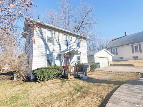 1719 Lucas St, Muscatine, IA 52761