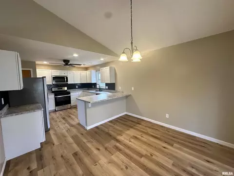 1105 29th Ave, Silvis, IL 61282 photo 10
