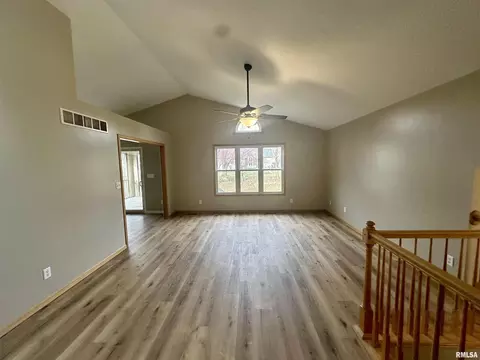 1105 29th Ave, Silvis, IL 61282 photo 7